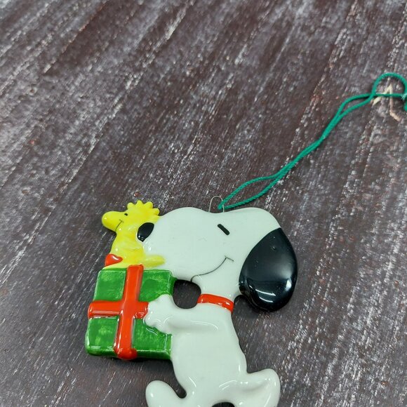 Vintage Snoopy Christmas Ornament With Woodstock & Gift - Picture 2 of 6